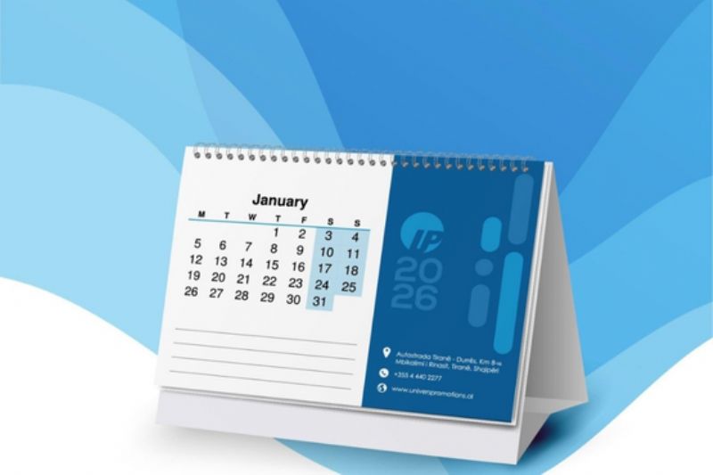 kalendar personalizuar 14x22 cm, kalendar tavoline materiali premium, kalendare promocionale me identitet vizual, kalendar profesional per promocion brandi, prodhim kalendar tavoline me dizajn, kalendar marketingu per 2026